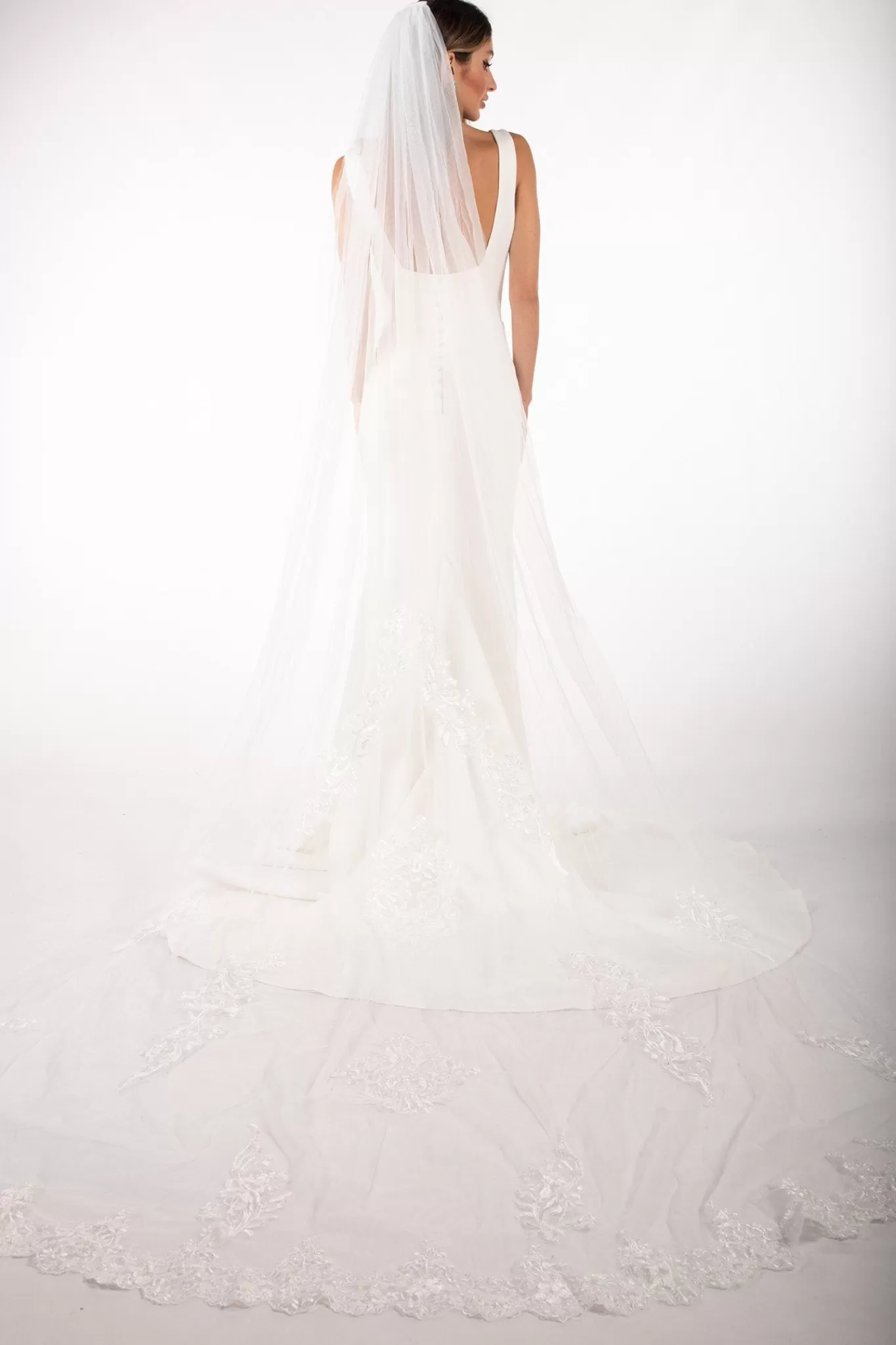 Women NBLUXE Veils | Accessories>ASTER Long Wedding Veil with Lace Appliques