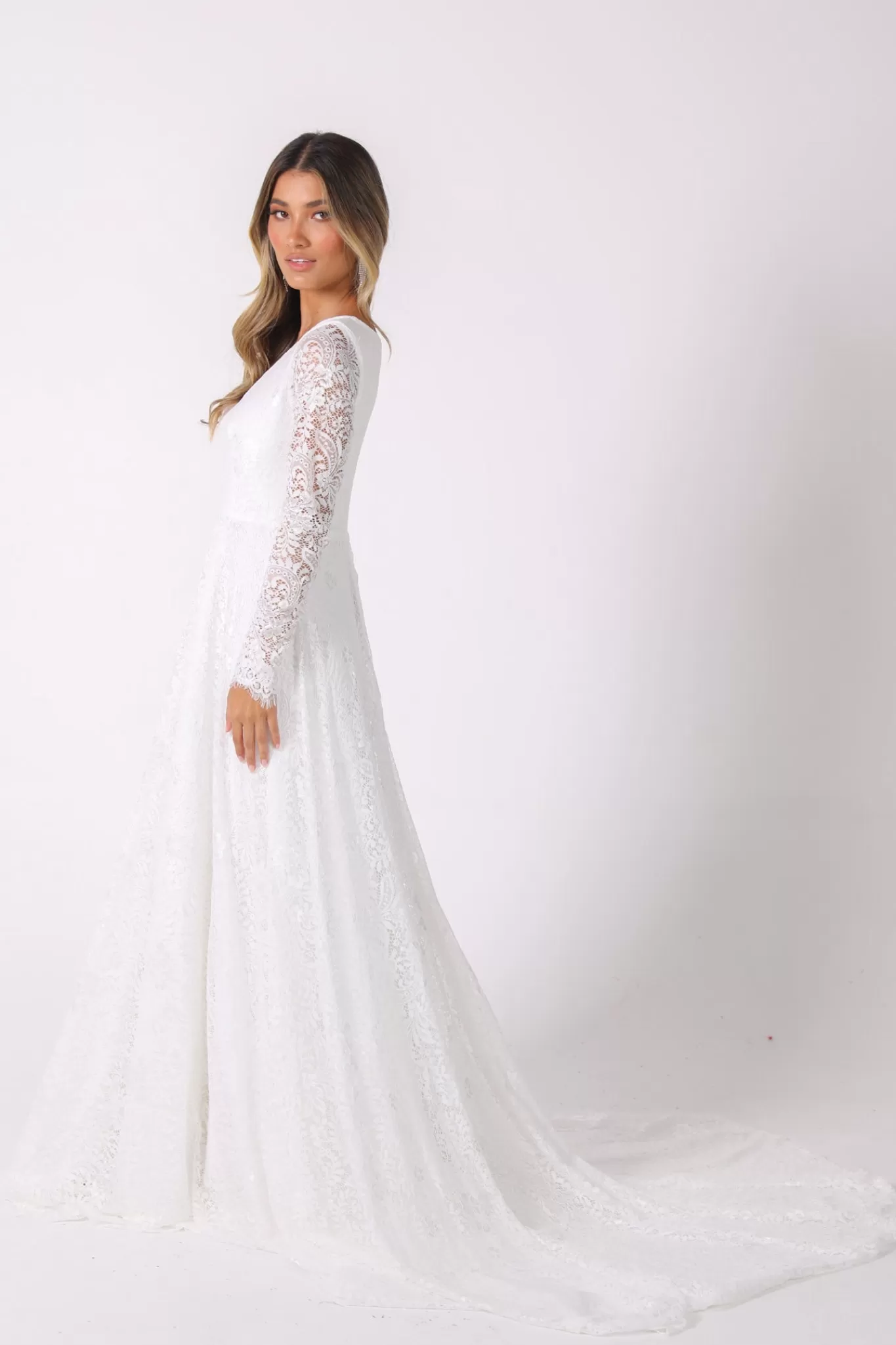 Women NBLUXE Dresses | Lace Dresses>NISHA Long Sleeve A-Line Lace Gown - White